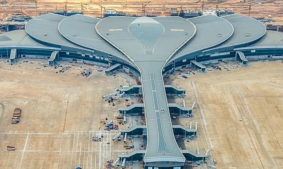 Long Thanh Airport Opens, Creating Sea-Air Logistics Corridor