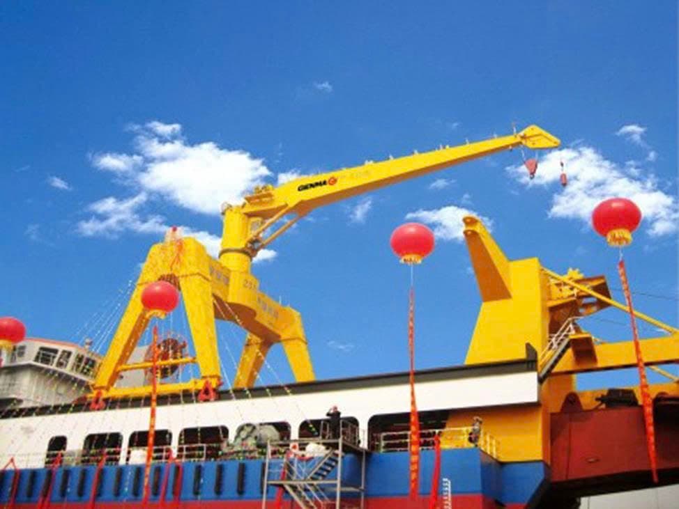 Cẩu TCC/FCC (Travelling Cargo Crane / Fixed Cargo Crane)